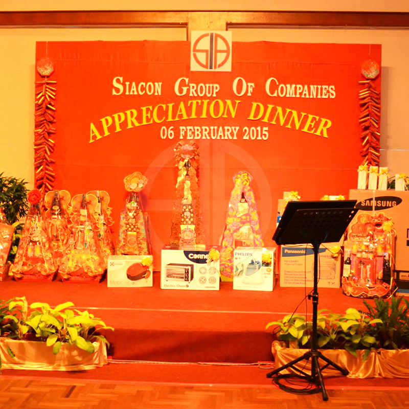 Appreciation Dinner Year 2015<br /><span class='spanGallDate'>06 Feb 2015</span><br /><span class='spanGallSnapshot'>@ Ponderosa Golf & Country Resources, Red Vs. Yellow Theme. <br/>
This year is another achieve for Siacon. After 20 year fighting we finally have our own crane. That is a very excited news for all Siacon staff. Team Siacon we can make it another highlight for this year. TEAM SIACON BOLEH.</span>